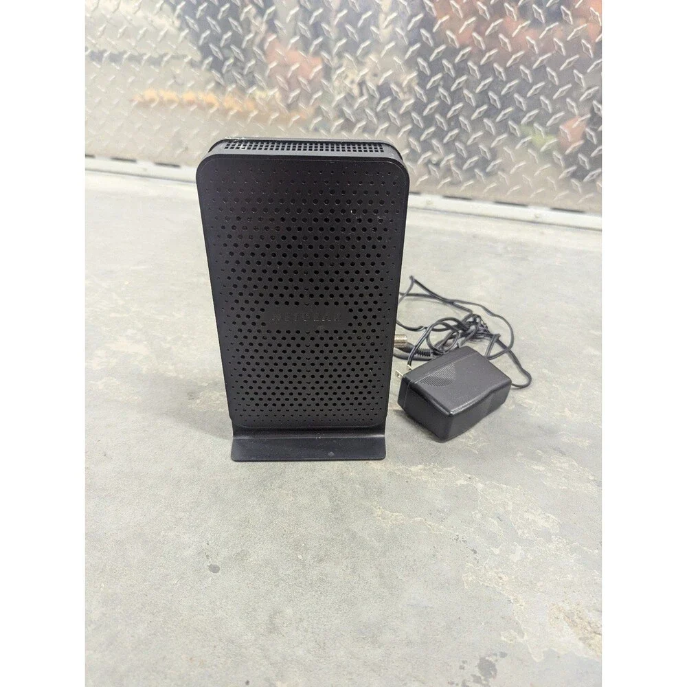 NETGEAR DOCSIS® 3.0 600Mbps Two-in-one Cable Modem + WiFi Router‎ - Picture 3 of 6